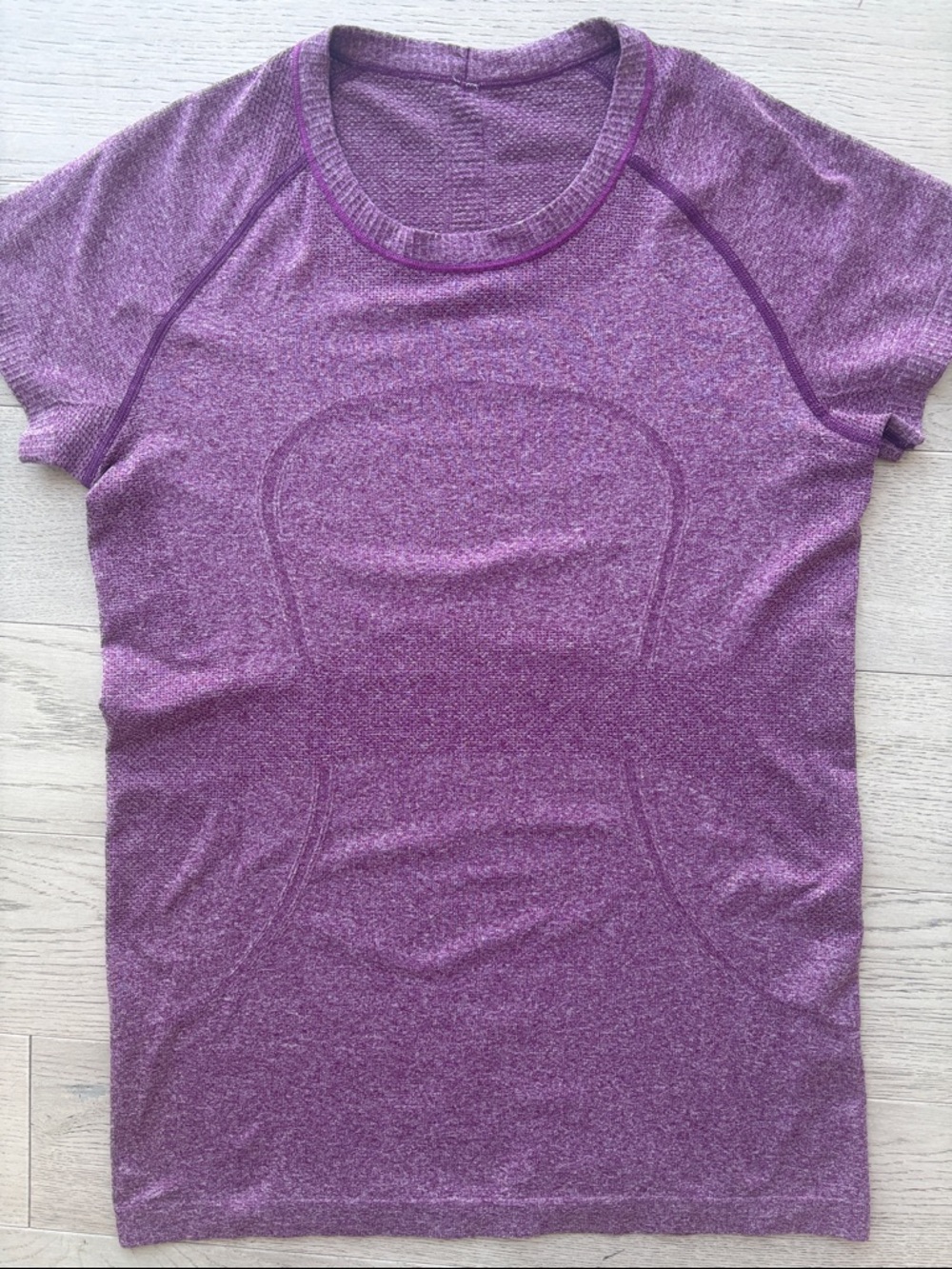 Lululemon Swiftly Tech Short Sleeve Tee Size 10 Purple